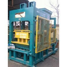 慷慨為民，極微節(jié)約 免燒磚機(jī)技術(shù)的革新之路